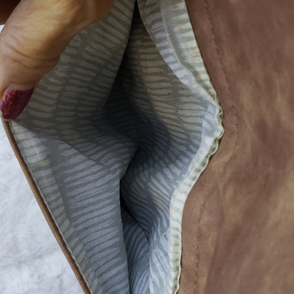 Leanna Vegan Brown faux leather Braided Crossbody Purse. - Picture 7 of 16